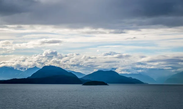 Bahía de barro cordillera Alaska al atardecer — Foto de Stock