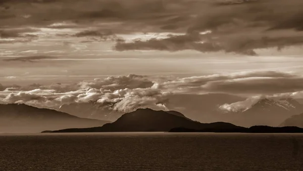 Błoto Zatoka alaska pasmo górskie o zachodzie słońca — Zdjęcie stockowe