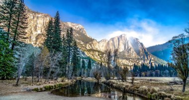 Yosemite Vadisi, California 'nın sabah manzarası