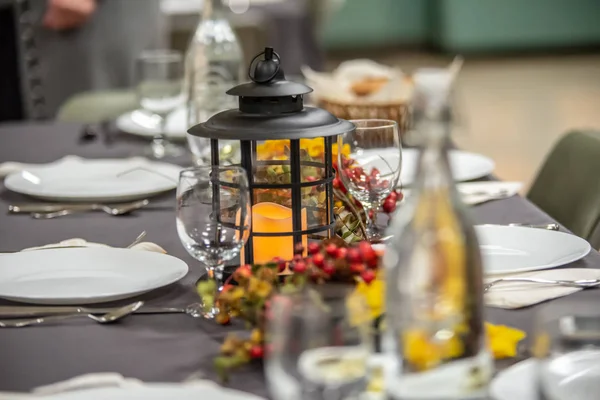 Conjunto de mesa para uma festa de evento ou jantar para celebração — Fotografia de Stock