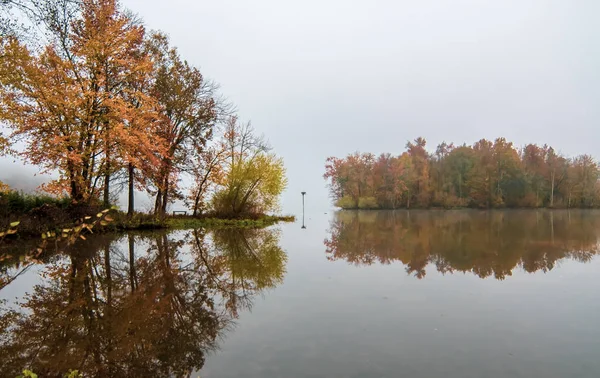 Automne en dixie sur catawba rivière gastonia nord carolina — Photo