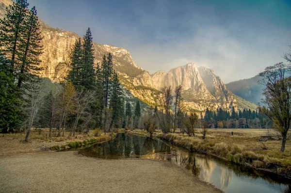 Morgenblick auf das Yosemite-Tal, Kalifornien — Stockfoto