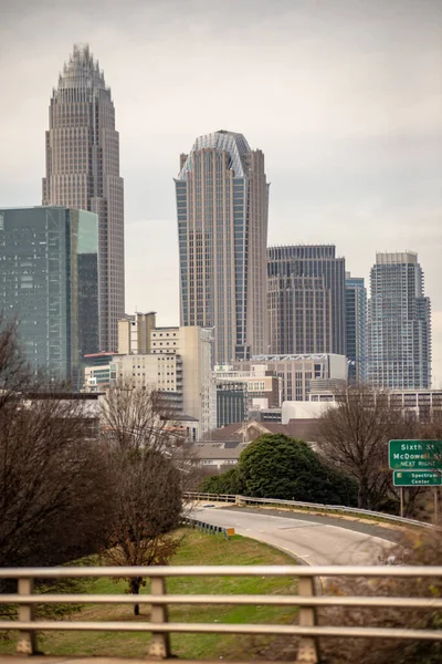 Puesta Sol Nublado Sobre Charlotte Paisaje Urbano — Foto de Stock