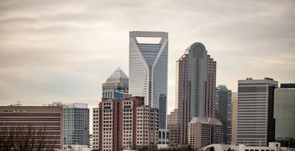 夕阳西下 笼罩在Charlotte Nc城景之上 — 图库照片