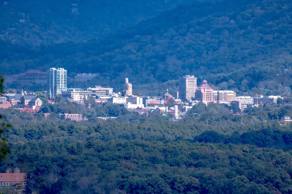 Letecký Záběr Centra Asheville Severní Karolíny Okolních Hor — Stock fotografie