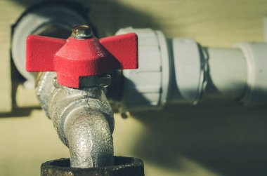 Endüstriyel yuvarlak kırmızı vinç/vinç Vana su borusu. seçici odak