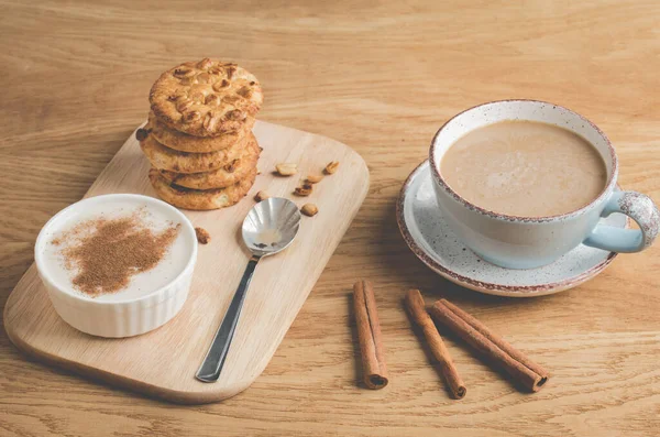 Pudding Cinnamon Stacked Chip Cookies Cup Coffee Pudding Cinnamon Stacked — Stock Photo, Image