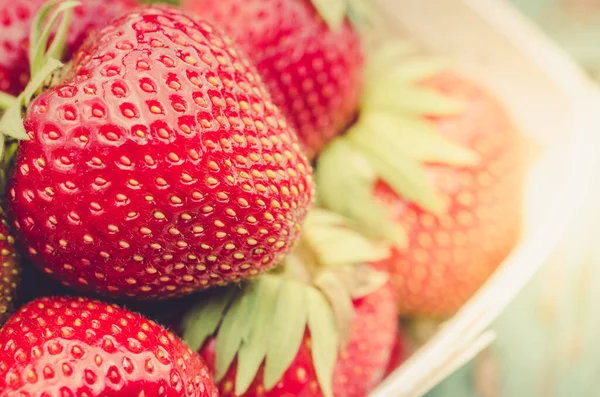 Frische Erdbeeren Nahaufnahme Draufsicht Erdbeere Holzkorb — Stockfoto