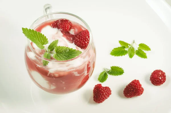 Glass Raspberry Smoothie Mint Glass Raspberry Smoothie Mint White Background — Stock Photo, Image