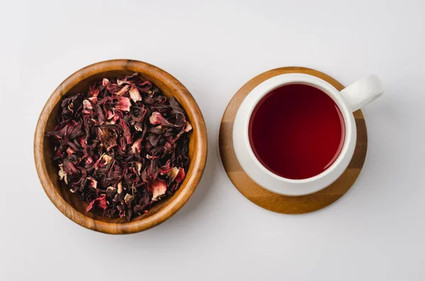 Chá Hibisco Vermelho Uma Caneca Branca Flor Seca Uma Tigela — Fotografia de Stock