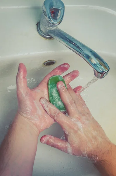Человек Моет Руки Предотвратить Вирусную Инфекцию Чистые Грязные Руки Мужчина — стоковое фото