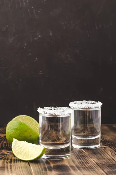 Tequila Shot Lime Slices Salt Wooden Table Tequila Shots Lime — Stock Photo, Image