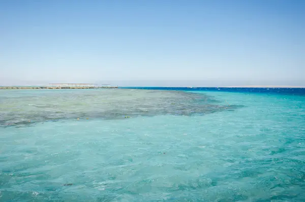 Hermosa Vista Mar Con Cielos Azules Hermosa Vista Mar Con — Foto de Stock