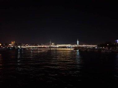 İstanbul 'un gece manzarası
