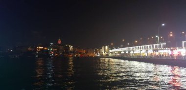 İstanbul 'da gece deniz manzarası