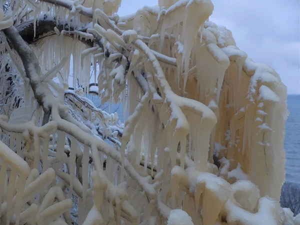 Frozen water on Valaste waterfall in Estonia — Stock Photo, Image