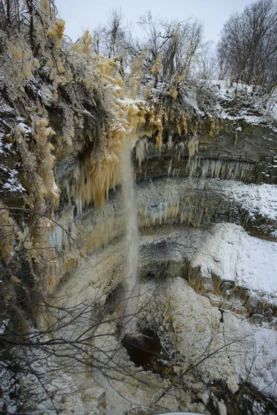 Frozen water on Valaste waterfall in Estonia — Stock Photo, Image