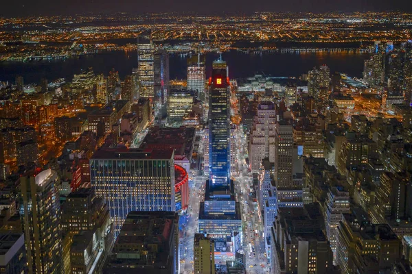 Paisaje nocturno de rascacielos de Manhattan, Nueva York — Foto de Stock