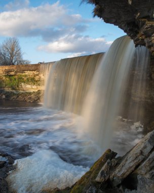 Şelale scape. Uzun pozlama