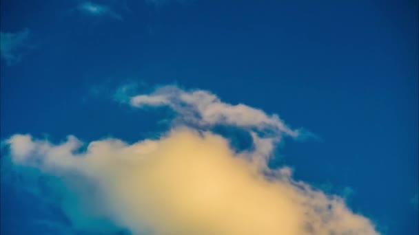 Nuvens Correndo Pelo Céu — Vídeo de Stock