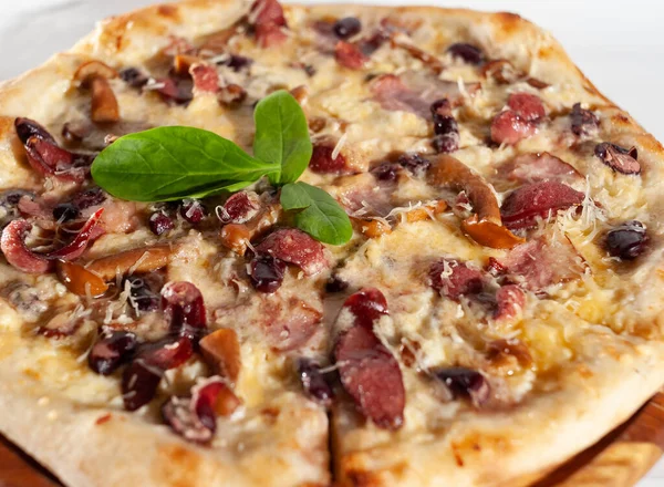 Pizza Com Becon Queijo — Fotografia de Stock
