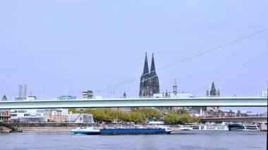 zaman atlamalı Köln dom Ren Nehri
