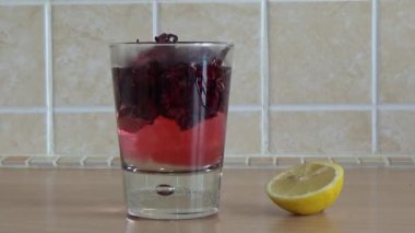 Hibiscus çay limon sağlık cam