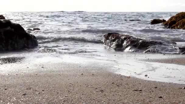 Olas de agua mar playa arena — Vídeo de stock