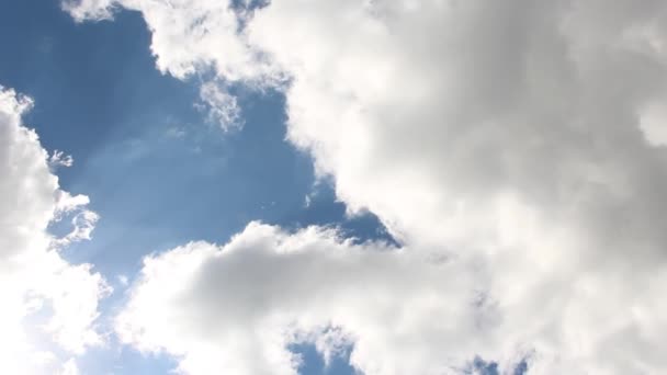 Nubes blancas atmósfera clima — Vídeos de Stock