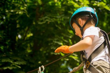 etkinlik cambaz orman Park tırmanma, çocuk.