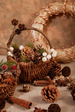 Noel dekorasyon hediye ile. Xmas kartları, davet, ticari kavramı