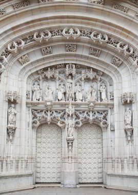 Portal Brou Manastırı'nın üzerinde