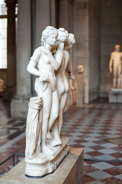 2017年2月22日 三青睐 大理石雕塑在卢浮宫博物馆 — 图库照片