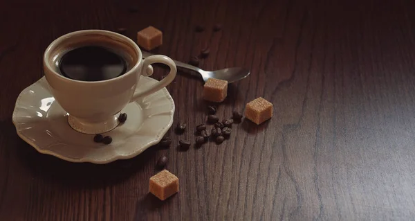 Filiżanka Czarnej Kawy Kostkami Cukru — Zdjęcie stockowe