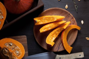 Parlak turuncu kabak. Mevsimlik organik gıda kavramı.