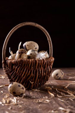 Taze organik yumurta sepet. Rustik natürmort