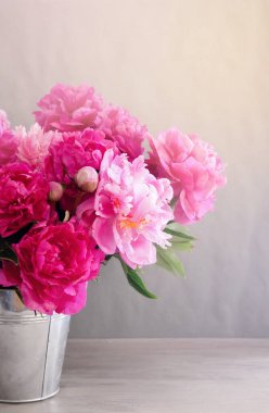İhale bahar peonies güzel buket
