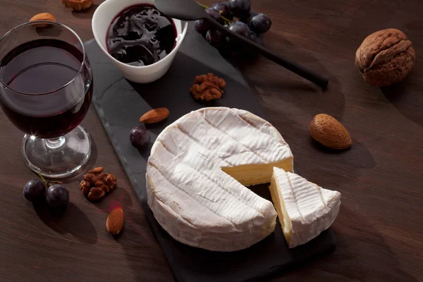 Camembert Cheese Wine Fruits Nuts — Stock Photo, Image