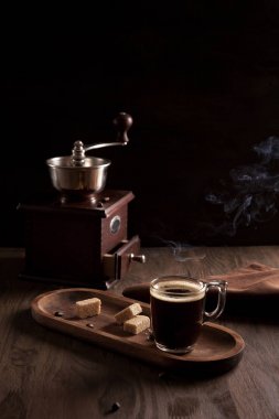 Kahve fincanı ve vintage Kahve değirmeni