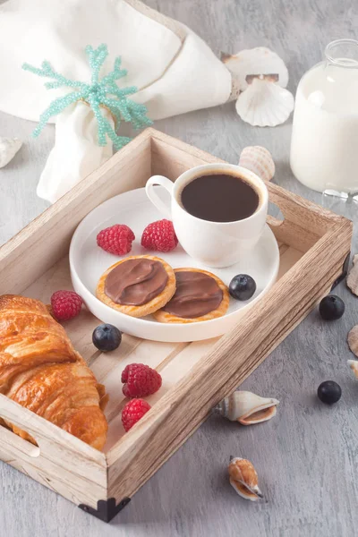 Romantic Breakfast Coffee Croissant Chocolate Cookies Berries Thr Sea Side — Stock Photo, Image