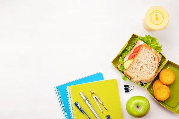 Sanduíche Fresco Maçã Para Almoço Saudável Lancheira Plástico — Fotografia de Stock