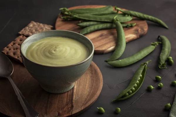 Sopa Verduras Frescas Hechas Guisantes Verdes Concepto Casero Dieta Saludable — Foto de Stock
