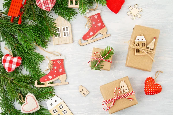 Fondo de Navidad festivo con plástico gratis, decoración natural . — Foto de Stock