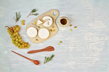 Açık büfe partisi için Fransız Çin yemeği tabağı. Geleneksel Fransız ya da İtalyan bütünlüğü