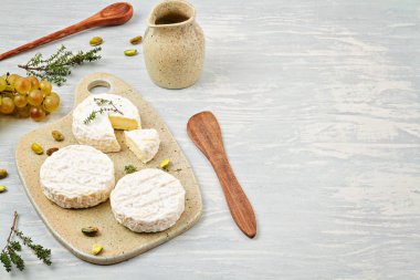 Açık büfe partisi için Fransız Çin yemeği tabağı. Geleneksel Fransız ya da İtalyan bütünlüğü