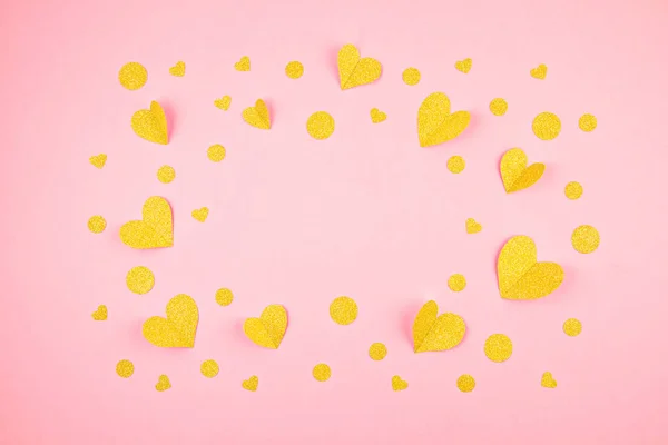 Sfondo astratto con forme tagliate a carta. Amore, San Valentino, Festa della mamma, biglietti di auguri di compleanno, concetto di invito — Foto Stock