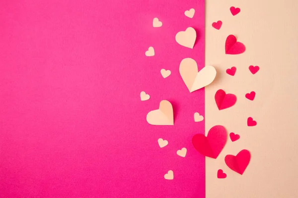 Papieren harten achtergrond. Liefde, Sint Valentijn, Moederdag, verjaardagskaarten, uitnodiging, feestelijk concept — Stockfoto