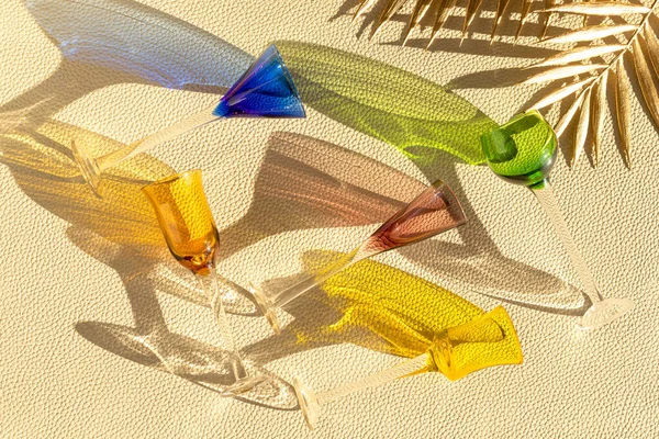 Vue Dessus Sur Les Verres Liqueur Tendance Été Sur Fond — Photo