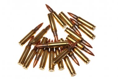 Mühimmat üzerinde beyaz izole