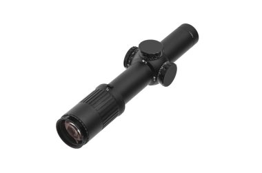 Keskin nişancı ve av tüfekleri için modern optik görme izole bir